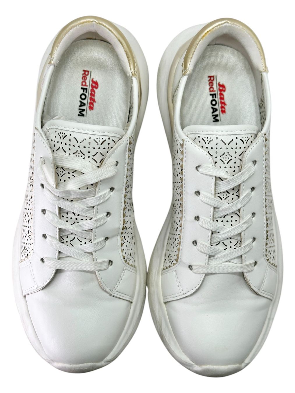 Scarpe da donna: Baskets Bata RedFoam en cuir blanc. Pointure 38 – Usato da Morges venduto da deco.vintage 1