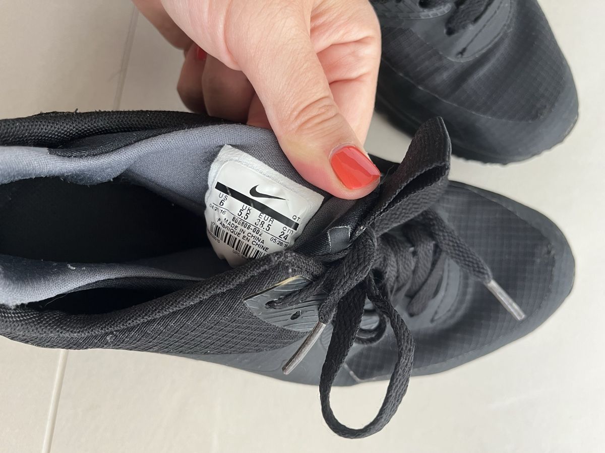 Nike Scarpe da uomo: Schuhe Air Max Mid Winter Black - Gr. 38.5 – Usato da Tenero venduto da debsag 1