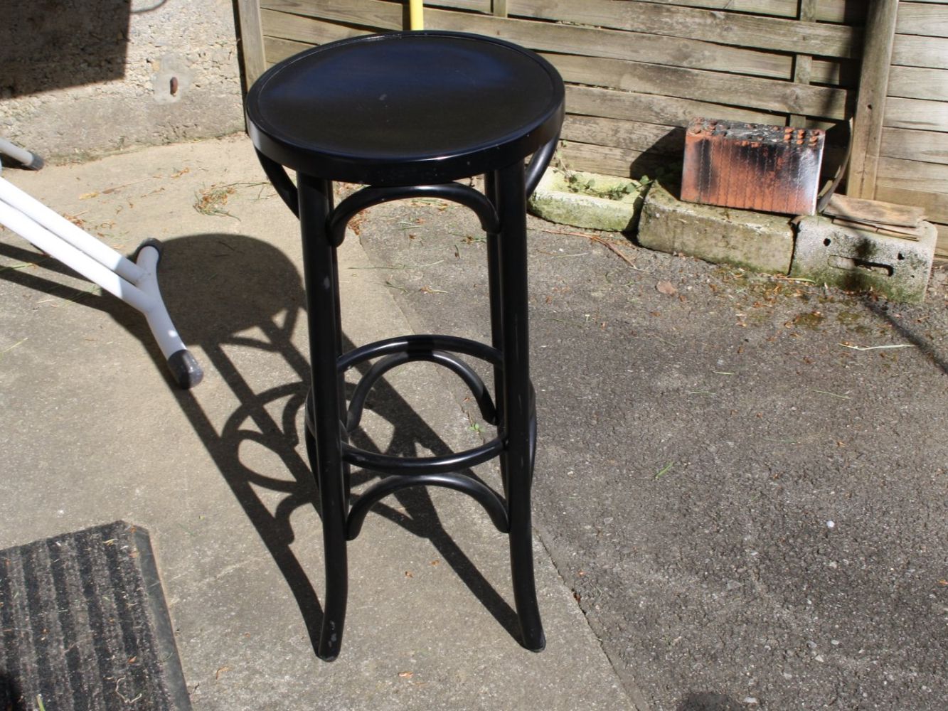 Hocker: BARHOCKER HOLZ – Gebraucht aus Wauwil von Pneuedy 1