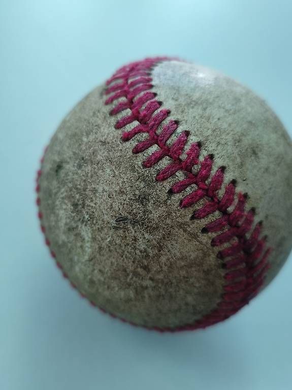 Palloni: Vintage Baseball ball – Usato da Zürich venduto da Yevhenii. 1