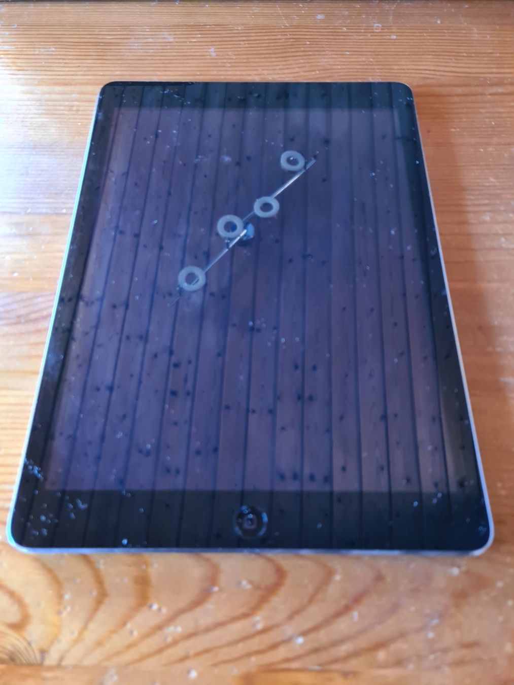 Apple Tablet PC: Apple iPad Air 32 GB Model A1474 – Usato da Escholzmatt venduto da FuyuIgloo 1