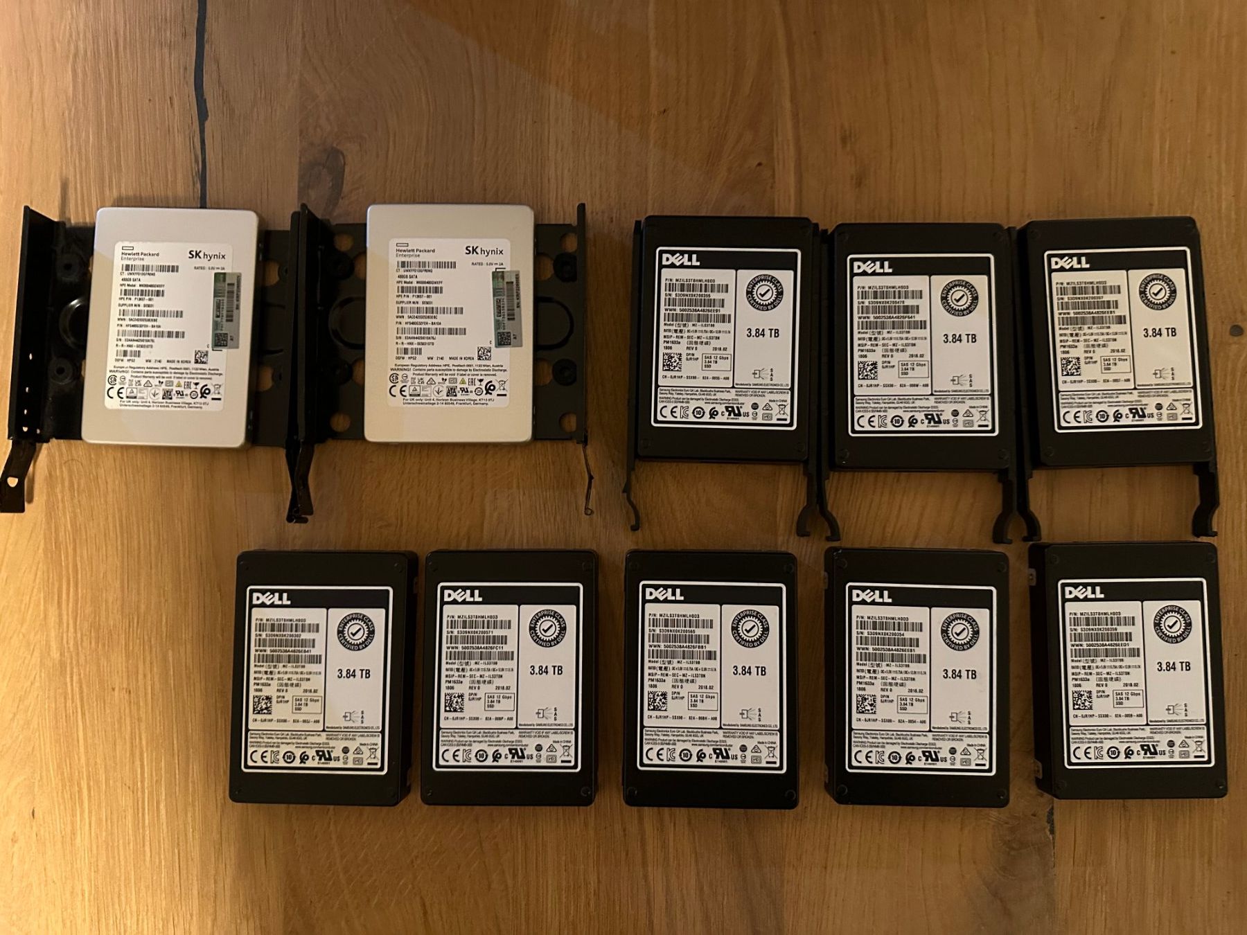 Server mit 8x3.8TB SAS,6x960GB & 2x480GB SATA SSD, 512GB RAM (Gebraucht ...