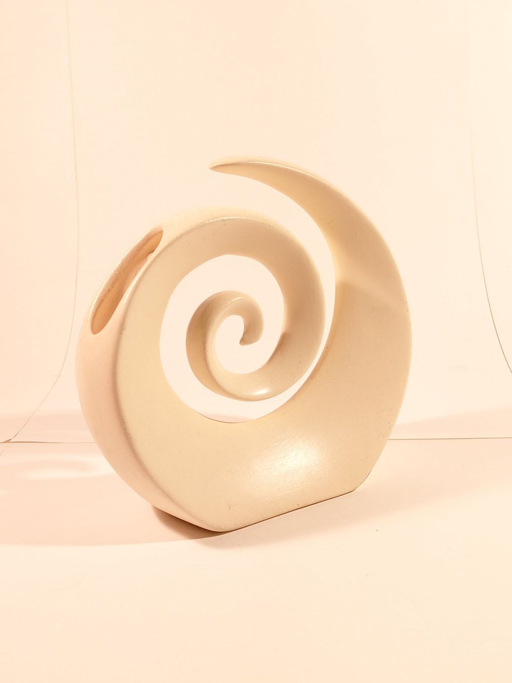 Vasi & Recipienti: Vase en spirale de couleur crème – Usato da Winterthur venduto da SilverFR