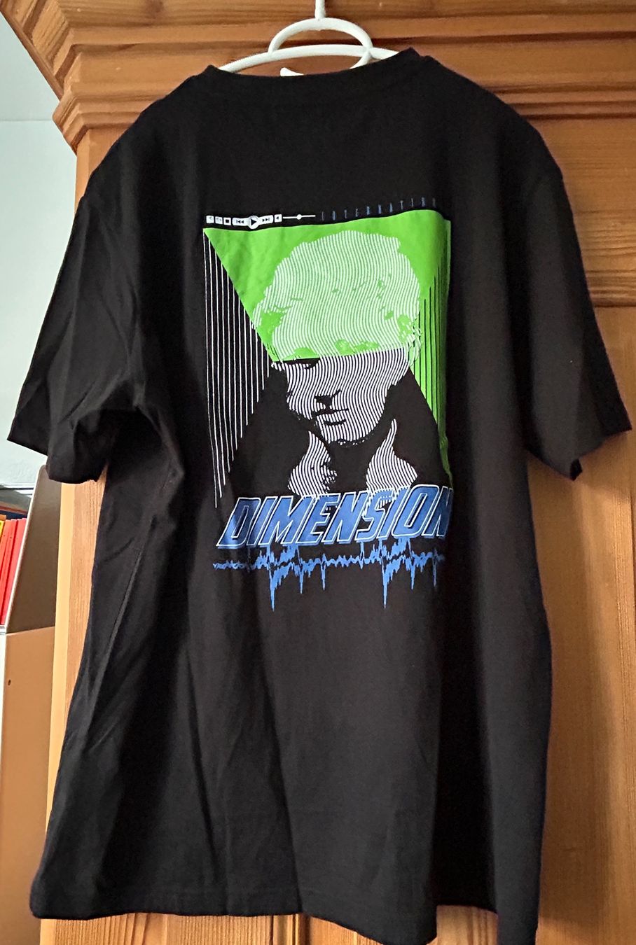T-shirt: Urban Threads scharze Tshirt – Nuovo (secondo la descrizione) da Freienbach venduto da mar_rvc6 1