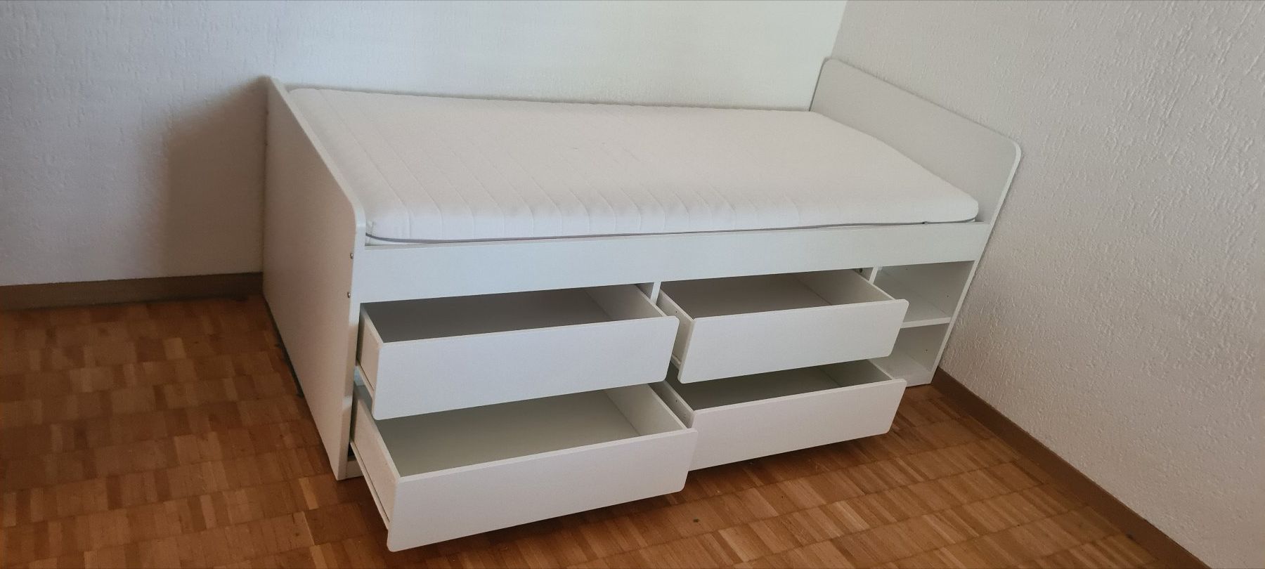 Ikea Lits: Ikea Släkt Bett mit 4 Schubladen – D'occasion à Bern par sepplcho 1