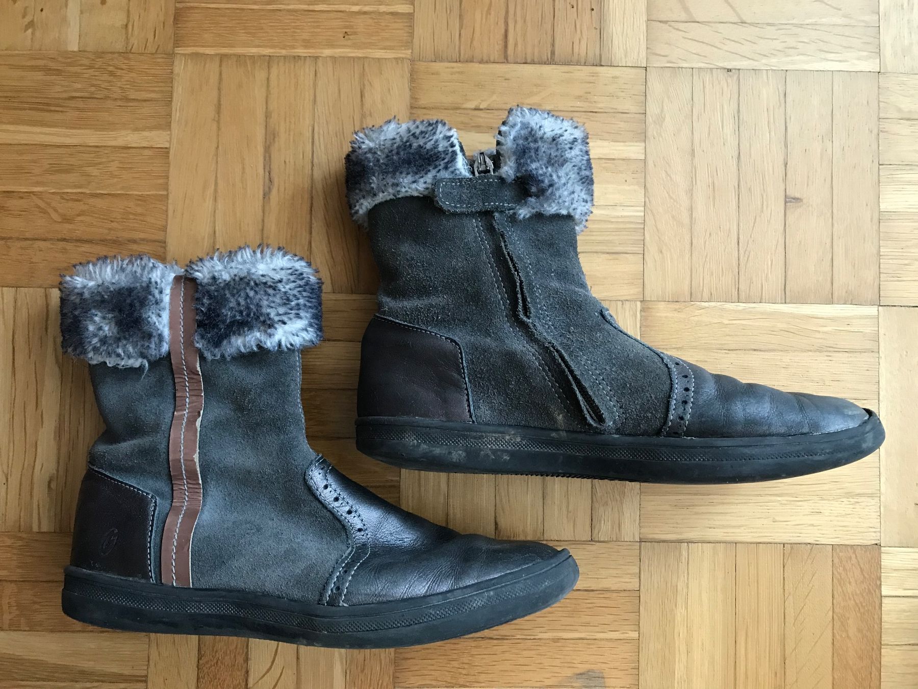 Schuhe für Mädchen: Stiefel Leder Grösse 33 grau – Gebraucht aus Emmenbrücke von Hathor123 1
