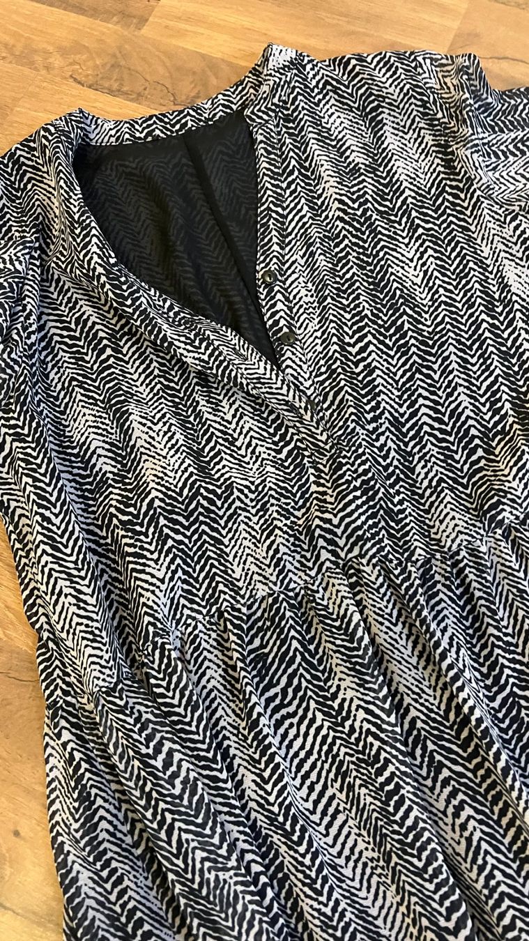 Vestiti: Schickes Damenkleid Gr. 36 mit Muster schwarz/weiss – Usato da Hondrich venduto da Greppen37 1