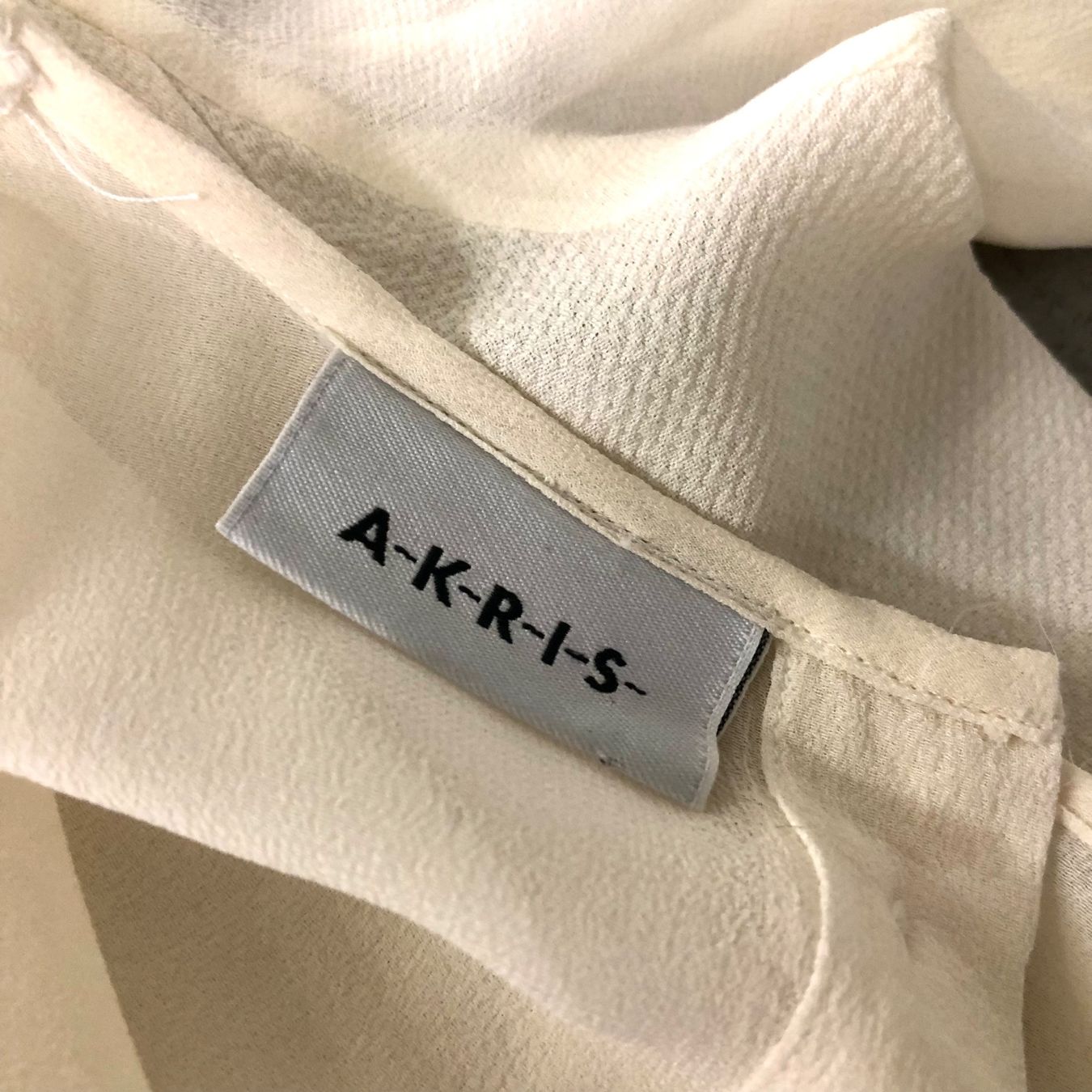 Akris Camicette: Akris Designer Bluse Seide, Grösse 38 – Usato da Brienz BE venduto da Kokolea84 5