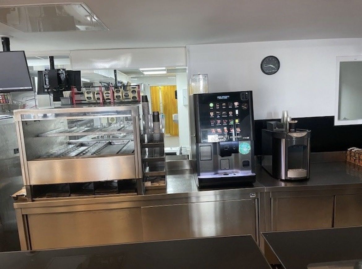 Cucine complete: Cuisine complète type mc do fast food – Usato da Thônex venduto da yac_h7nr 5