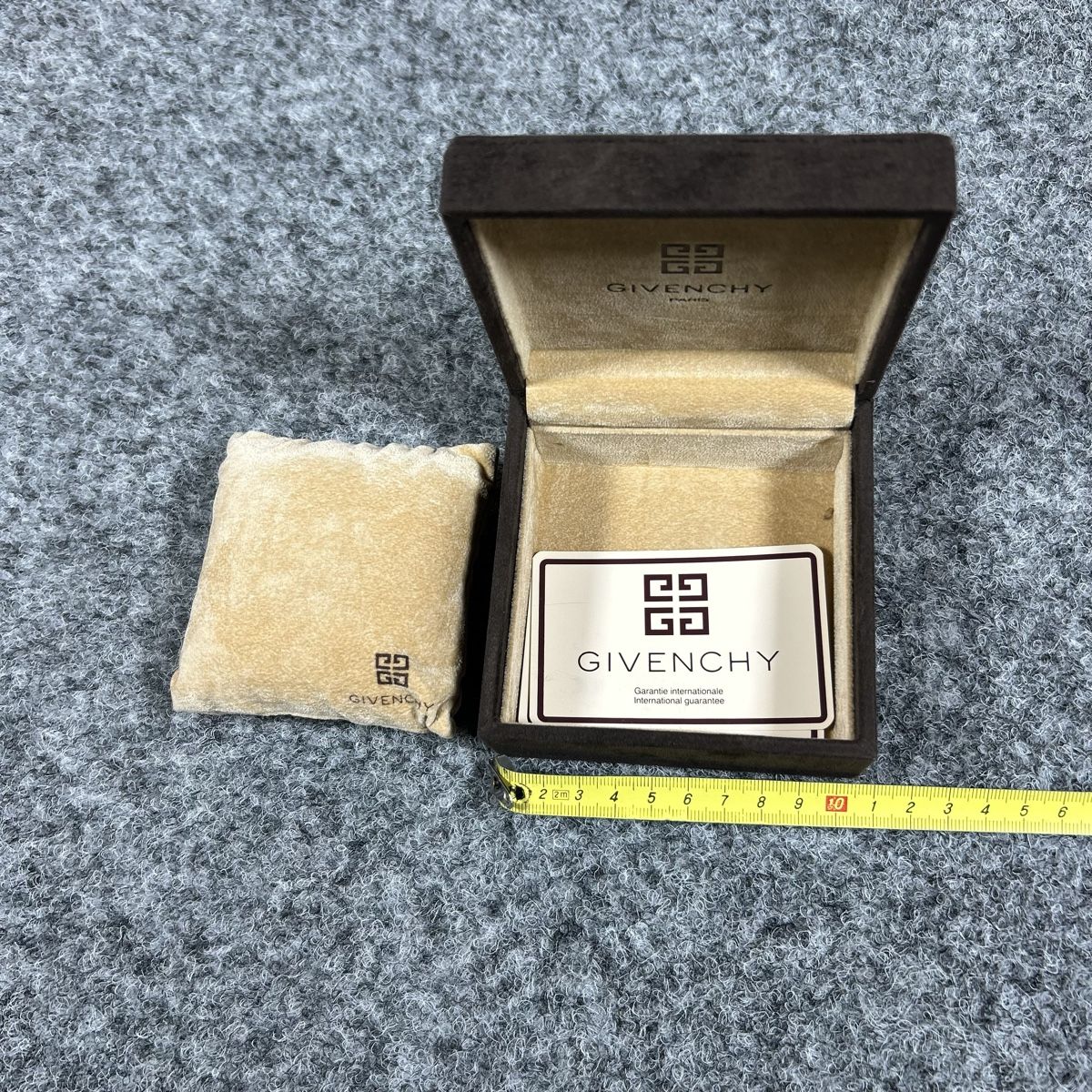 Uhrenboxen: 2000s Givenchy watch box  – Neu (gemäss Beschreibung) aus La Sagne NE von Matlasape 2