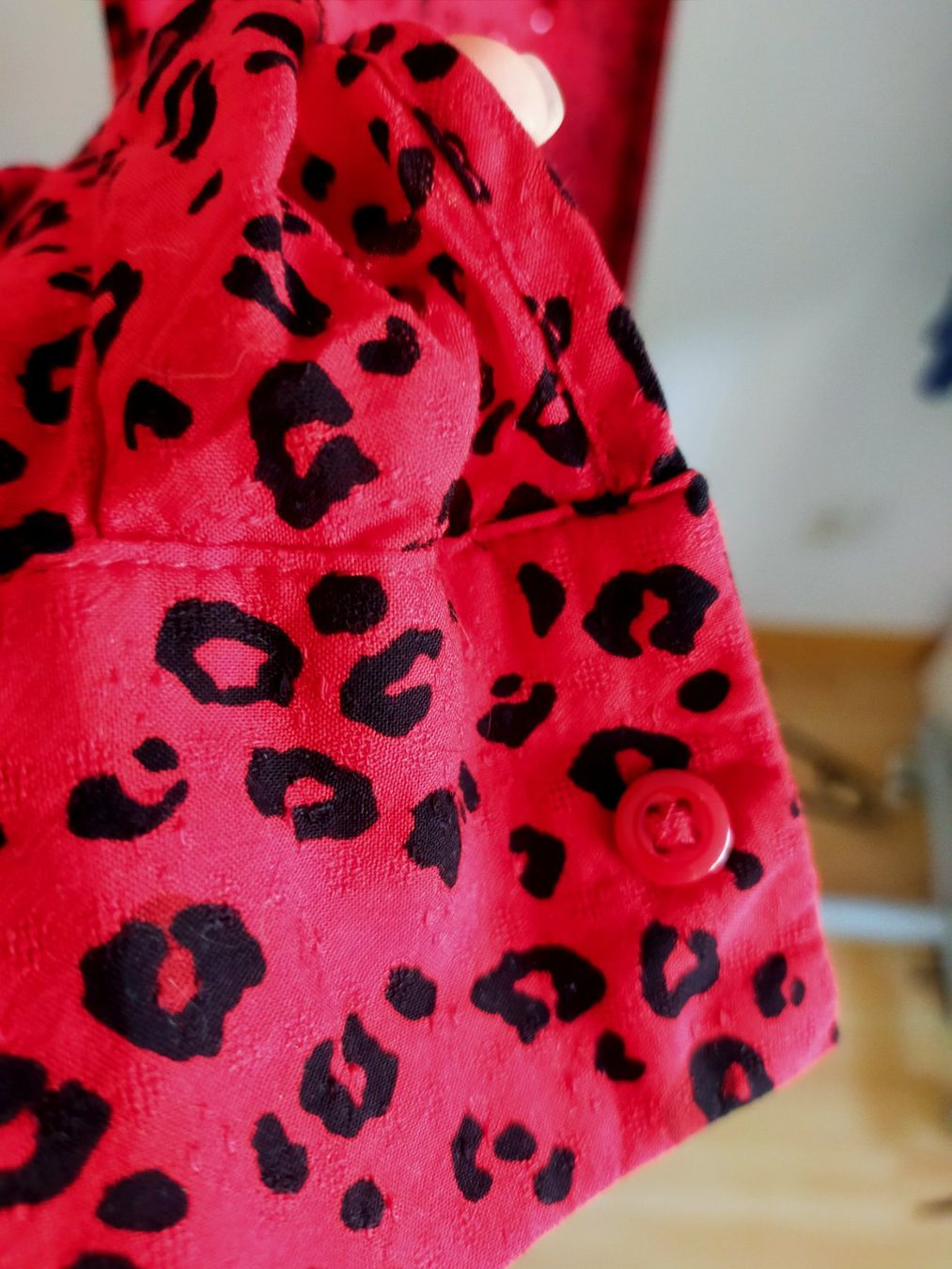 Next Camicette: Rote NEXT Bluse mit Leo-Muster, Gr. 36 Weicher Stoff! – Usato da Tägerig venduto da mikky02 2