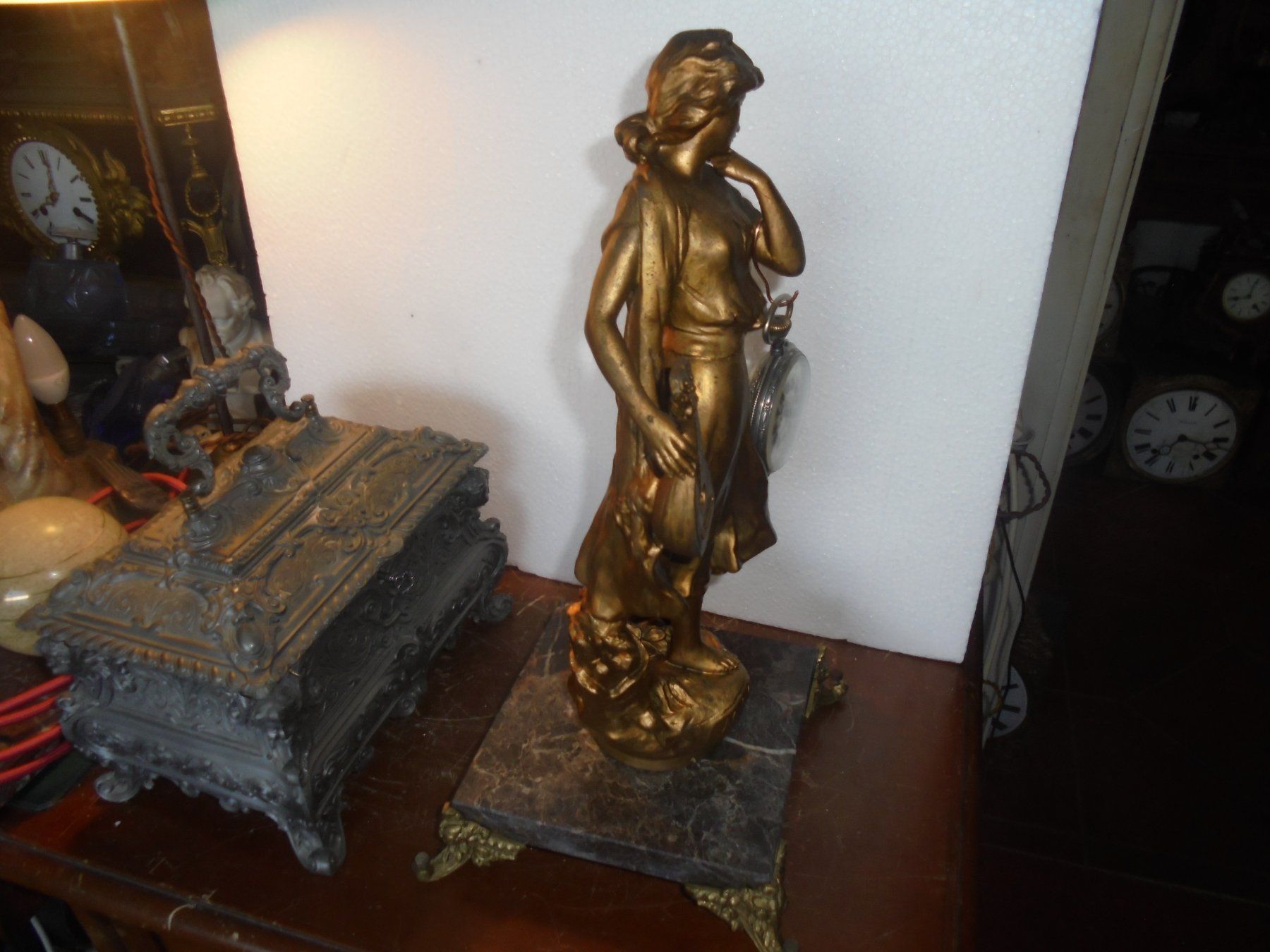 Altri accessori per orologi: Antike, grosse Figur als Taschenuhrenständer ca. 1930 – Usato da Camorino venduto da Hunpete 6