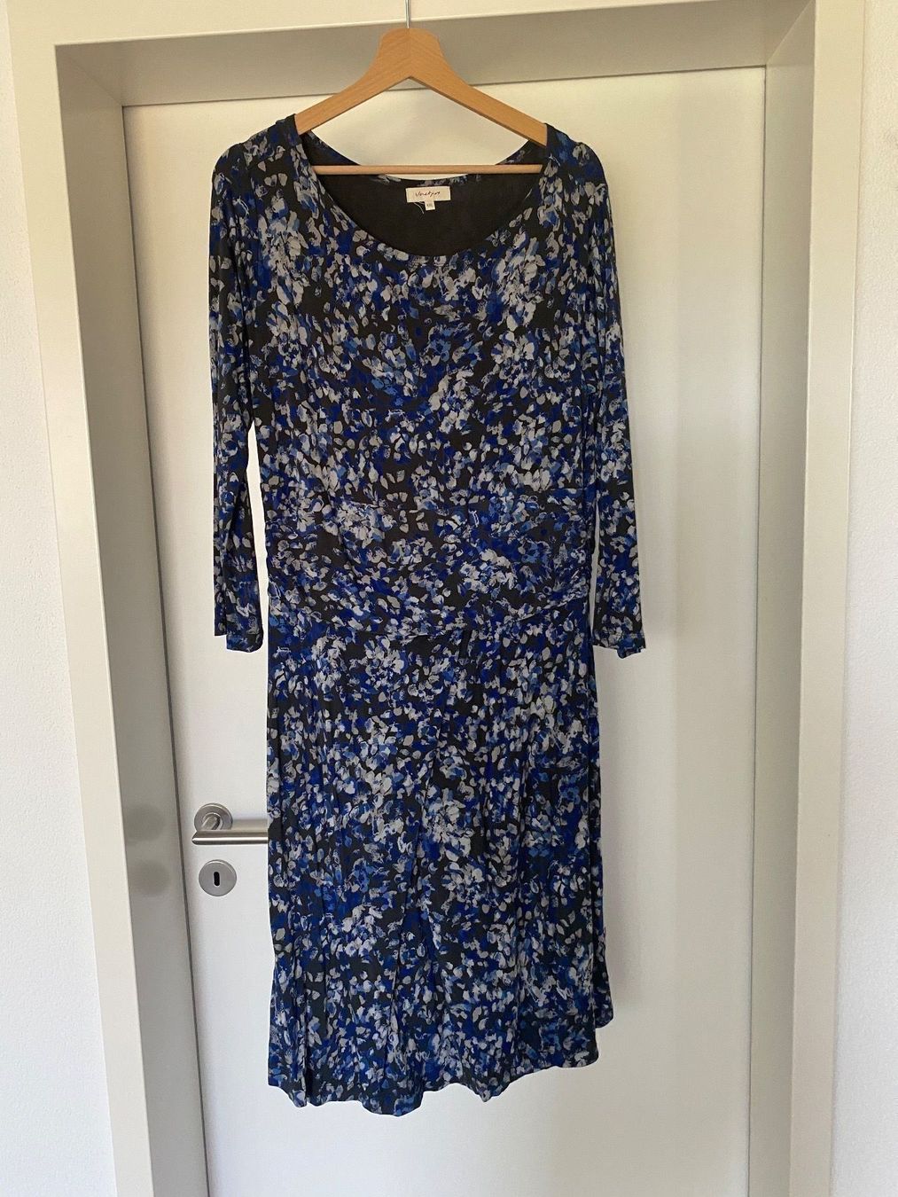 Vestiti: Kleid ungetragen Gr.44 – Nuovo (secondo la descrizione) da Wolfwil venduto da Piccola87
