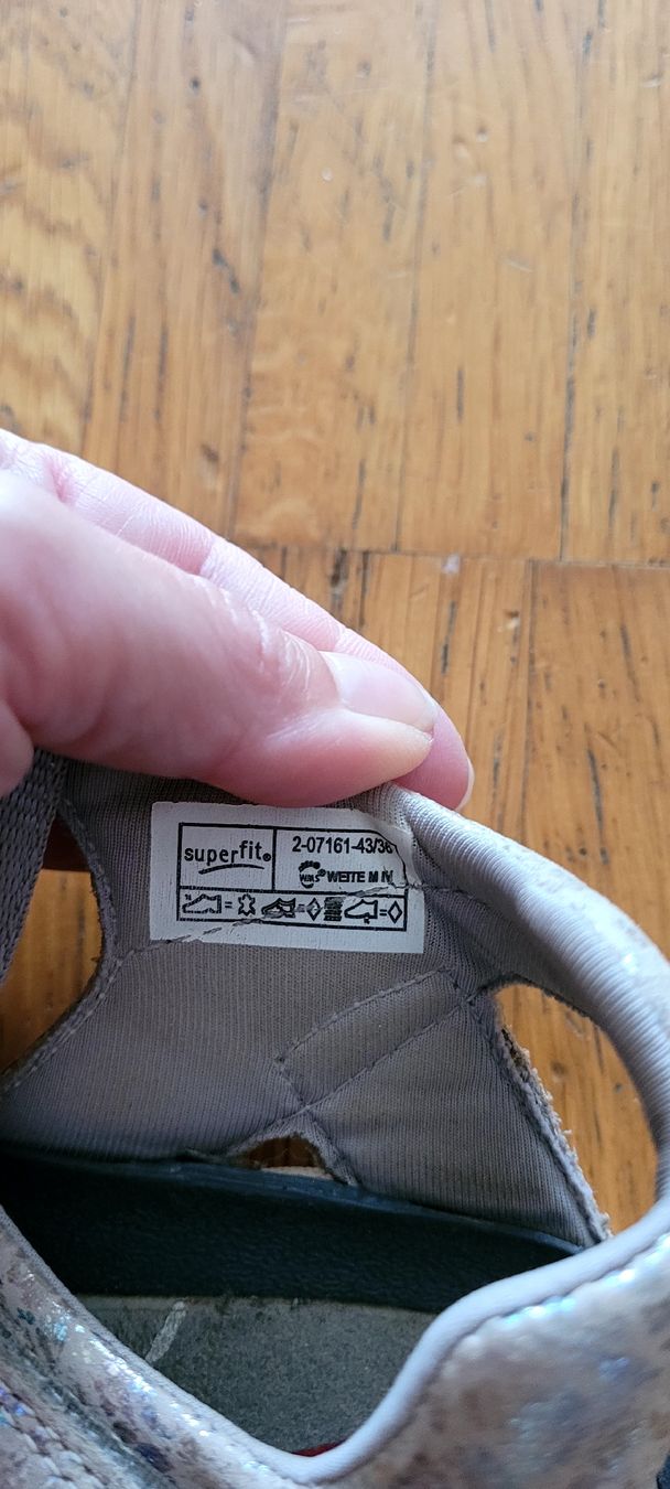 Superfit Scarpe per ragazze: Superfit Sandale, Grösse 36, grau – Usato da Emmenbrücke venduto da gatasalvache 2