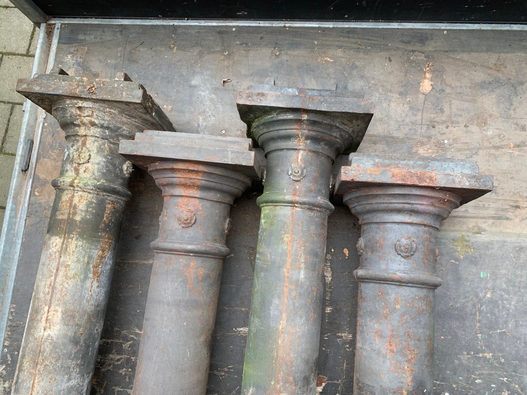 Skulpturen & Statuen: 4 historische Gusssäulen Gusseisensäule – Gebraucht aus Wallisellen von zappenduster 2