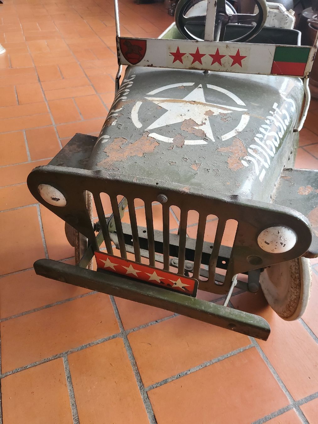 Fahrzeuge für Kinder: Jeep Kindertretfahrzeug US-Army Orginal – Gebraucht aus Einsiedeln von high5 8