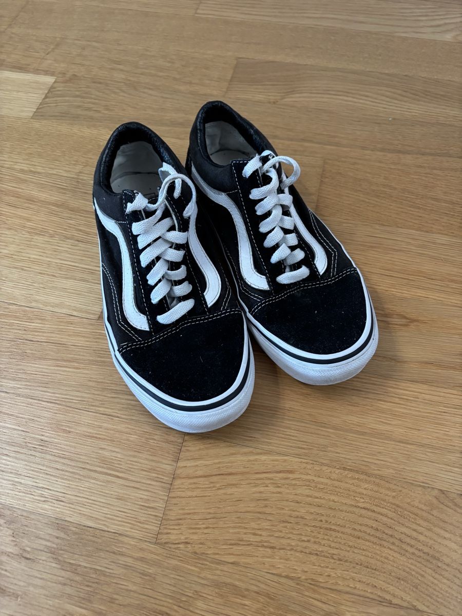 Vans Herrenschuhe: Vans Old Skool Sneaker schwarz 36.5 – Gebraucht aus Bettwiesen von ras_9rk9 1