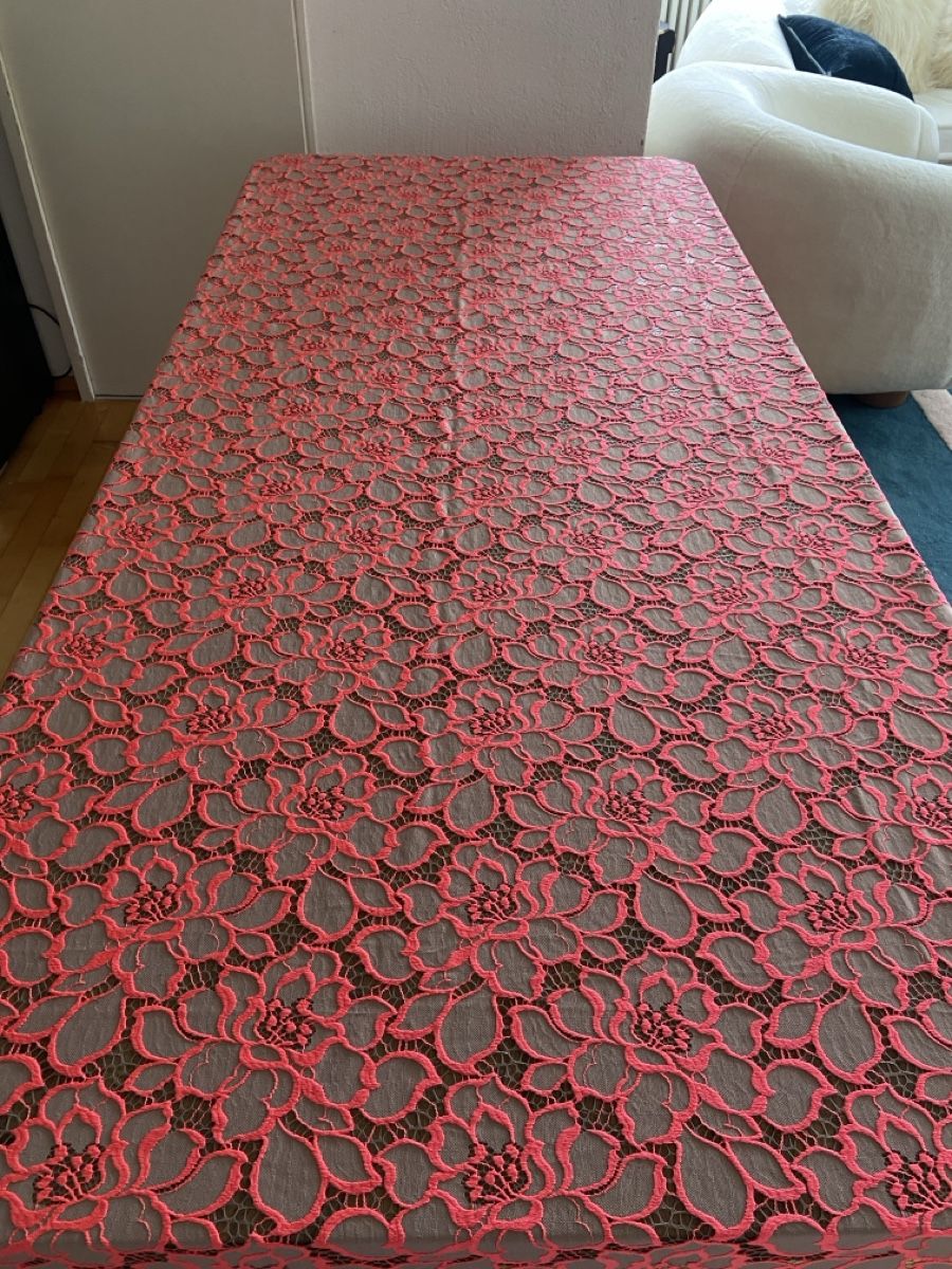 Autre linge de table: Rosa Blumen-Tischdeckenstoff – Neuf avec emballage d'origine à Kriens par Gallery-Vimala 2