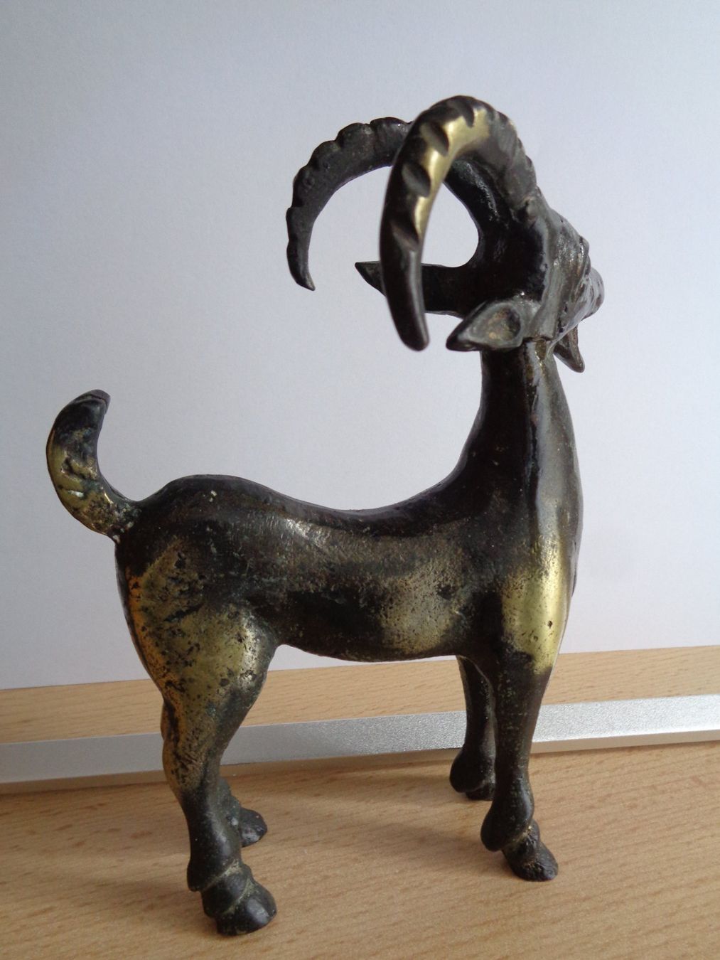 Statuette: ALTE FIGUR STEINBOCK BRONZE ? TIERFIGUR – Usato da Henggart venduto da Pascha22 1