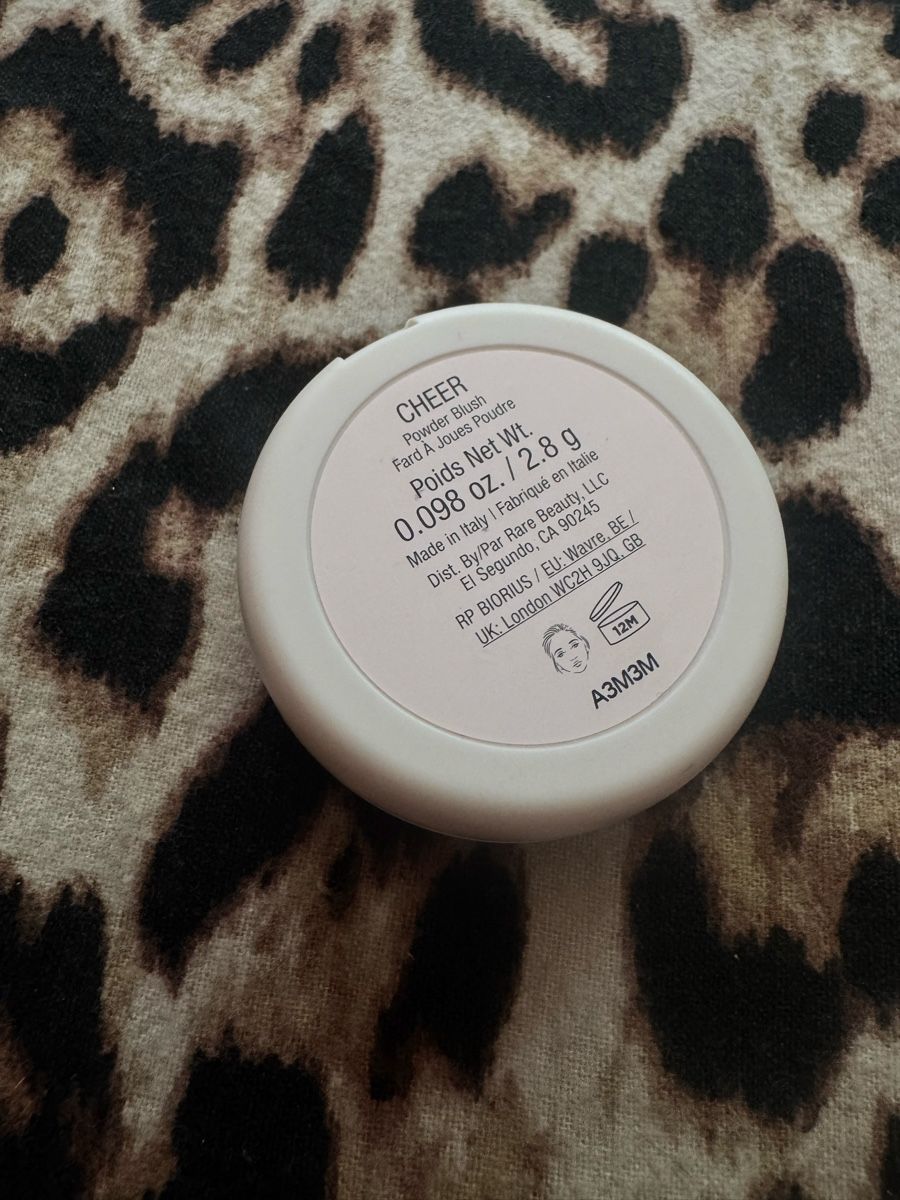 Make-up: Rare Beauty Blush – Usato da Zürich venduto da MHW23 1