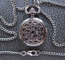 Gothic Umhängeuhr Dark Spiderweb 27mm