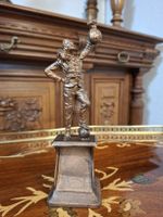  Vintage Glücksbringer-Figur „Mann mit Geldsack“ –Bronzierte