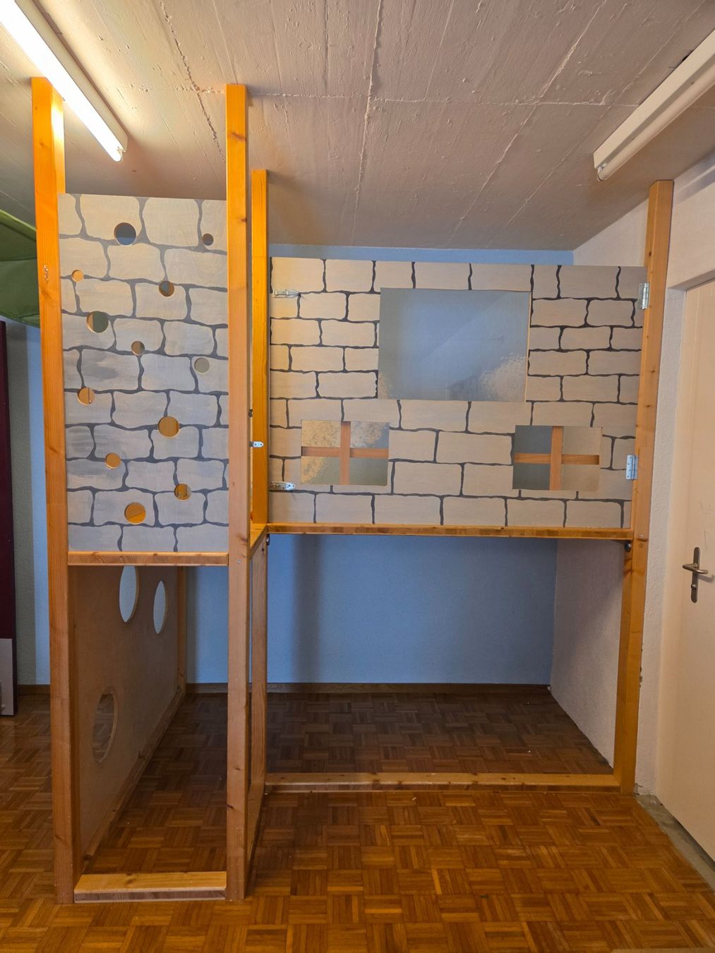 Autres décorations & accessoires: Spielpodest – D'occasion à Oberrieden par Naklesu71 4