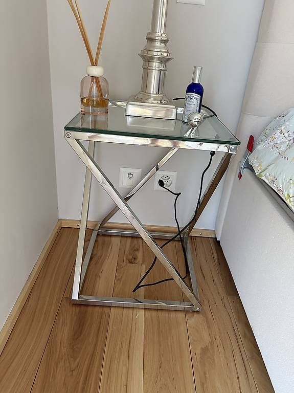 Beliani Tables: Table d'appoint – D'occasion à Vich par NatachaCK