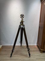 Technisches Messinstrument antik auf Staffelei 
