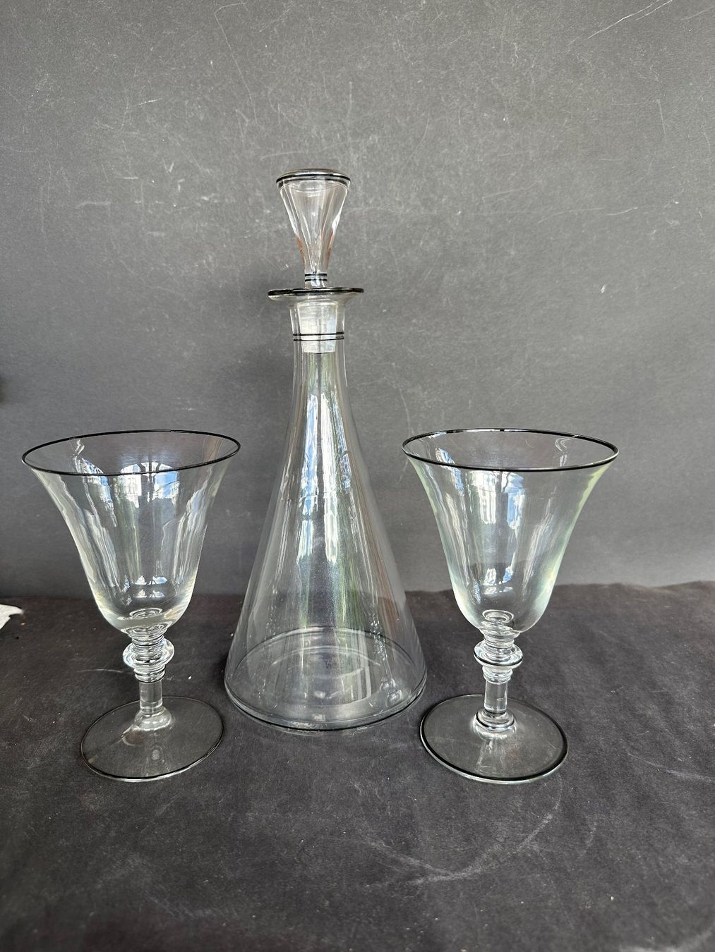 Caraffe: Sevres Glas Karaffe + 2 Winegläser – Usato da Saas im Prättigau venduto da norman02