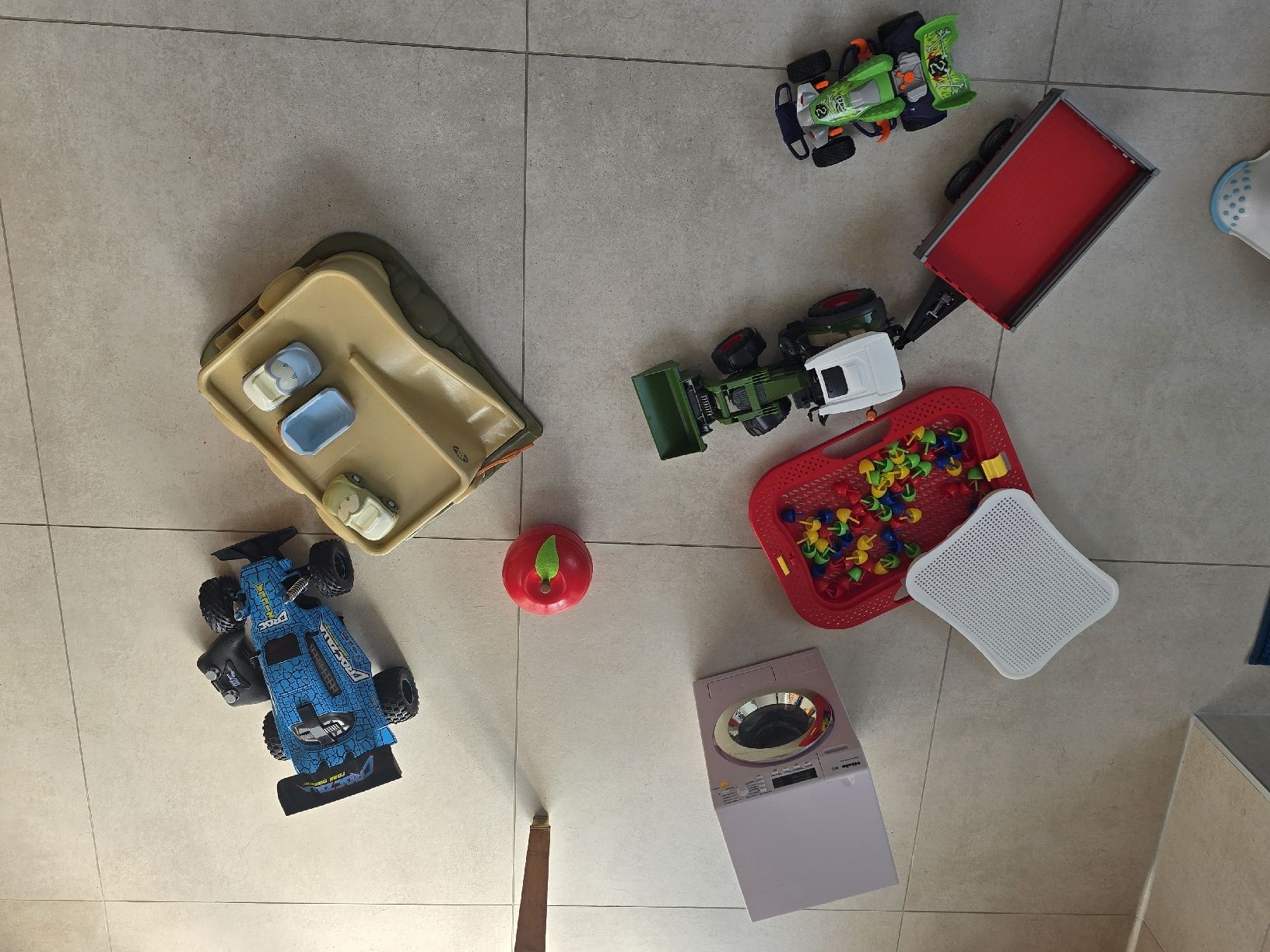 Spielzeuge: lot de jouets – Gebraucht aus Ardon von lil_c8xl