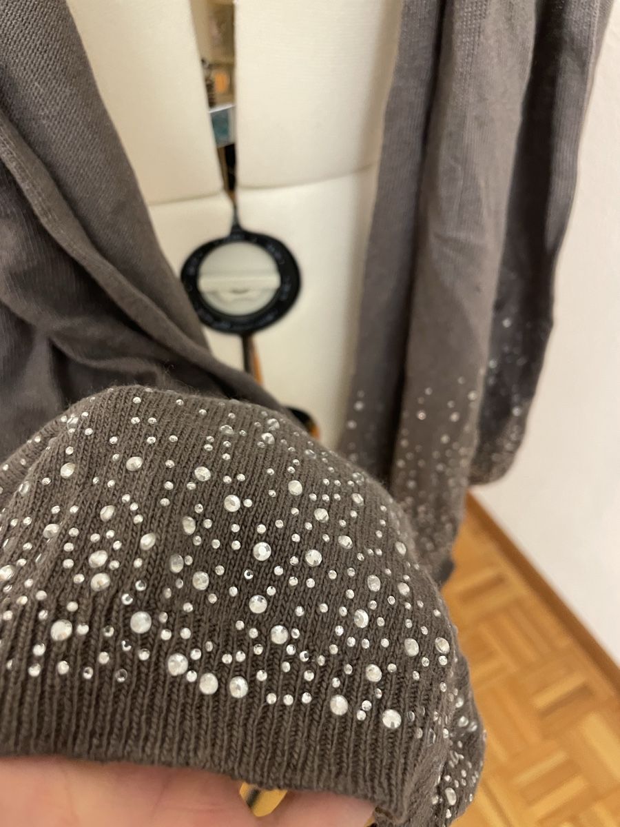 Foulard & Sciarpe: Warmer grauer Winterschal mit Strass – Usato da Dittingen venduto da nje_9nlt 2