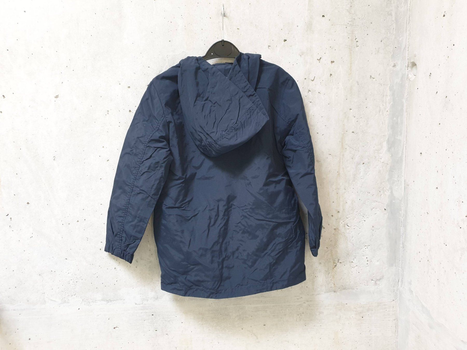 H&M Jacken & Mäntel: Veste coupe-vent H&M, garçon, taille 122 – Gebraucht aus Fribourg von fripons 1
