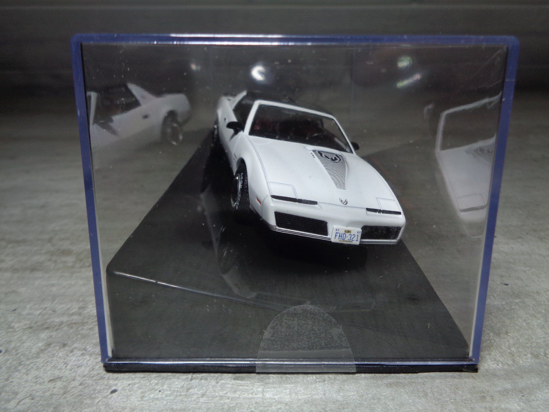 Pontiac Modellautos: Ixo 1:43 Classic Car Pontiac Firebird 1982 – Neu und originalverpackt aus Reconvilier von rallycar 2