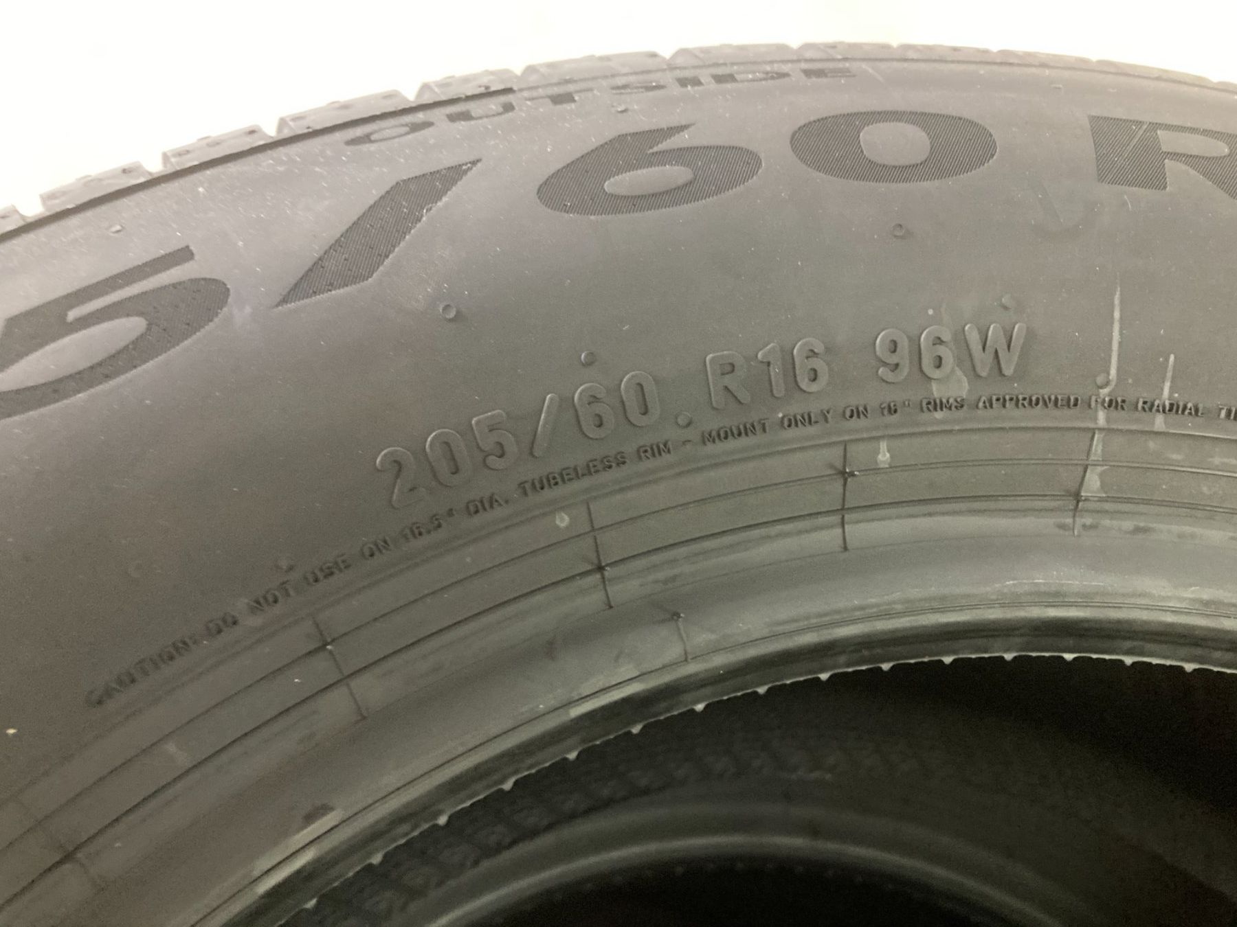 Pirelli Pneus & Kompletträder: 205/60R16 Sommerpneu Pirelli – Neu und originalverpackt aus Cham von WB2223 3