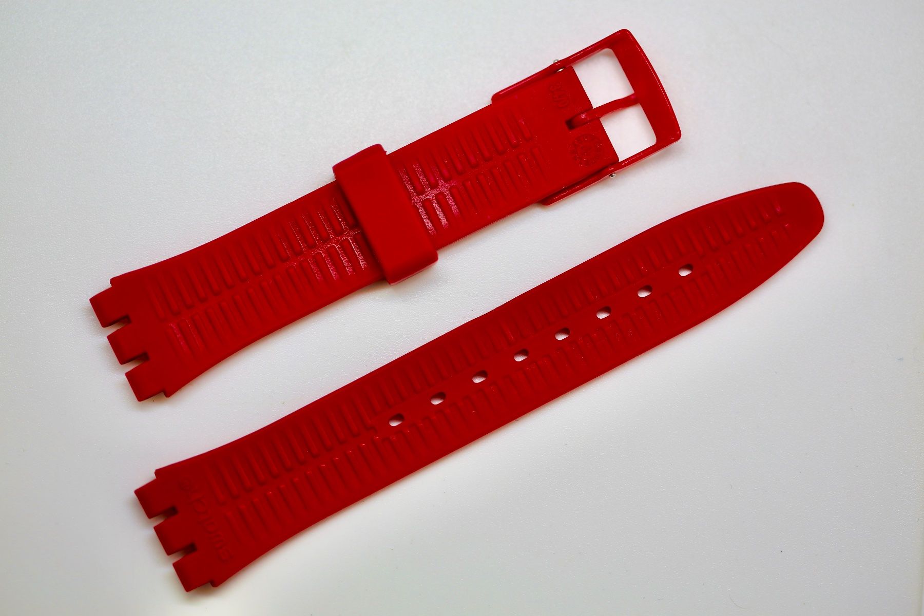 Swatch Uhren: Swatch Kautschukband 17mm – Gebraucht aus Reinach BL von Han-Numismatik