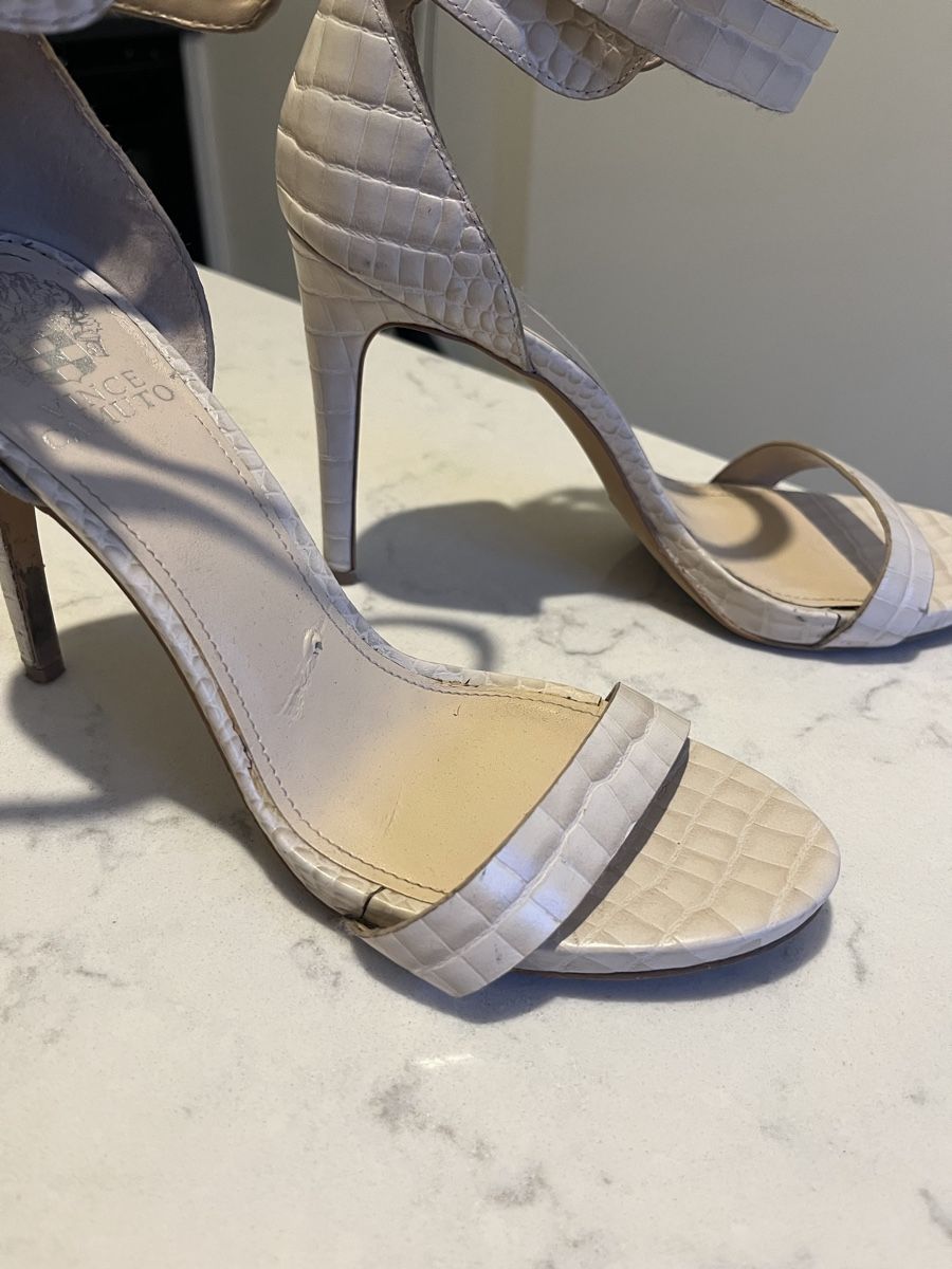 Scarpe da donna: Vince Camuto Beige Heels, size 8.5 US – Usato da Mies venduto da nic_yk5d 5