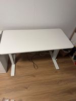 Höhenverstellbarer Schreibtisch