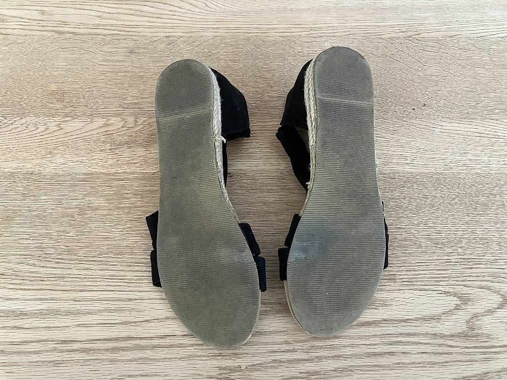 Chaussures femmes: Chaussures ouvertes noires  – D'occasion à Vandoeuvres par ann_lq5h 2