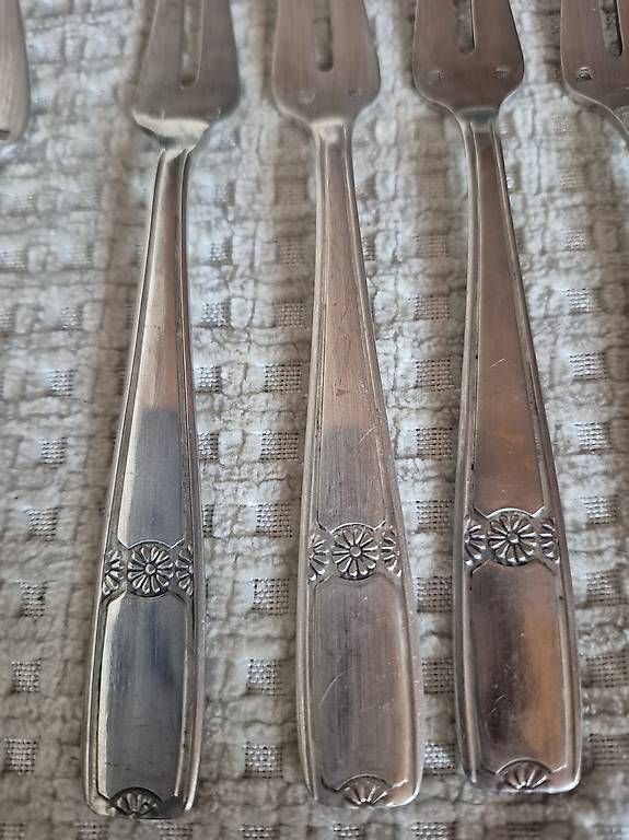 Forchette: Fourchette à escargitsvintage, fourchettes argentées, 12 pcs – Usato da Les Rasses venduto da bla_c5x8 3