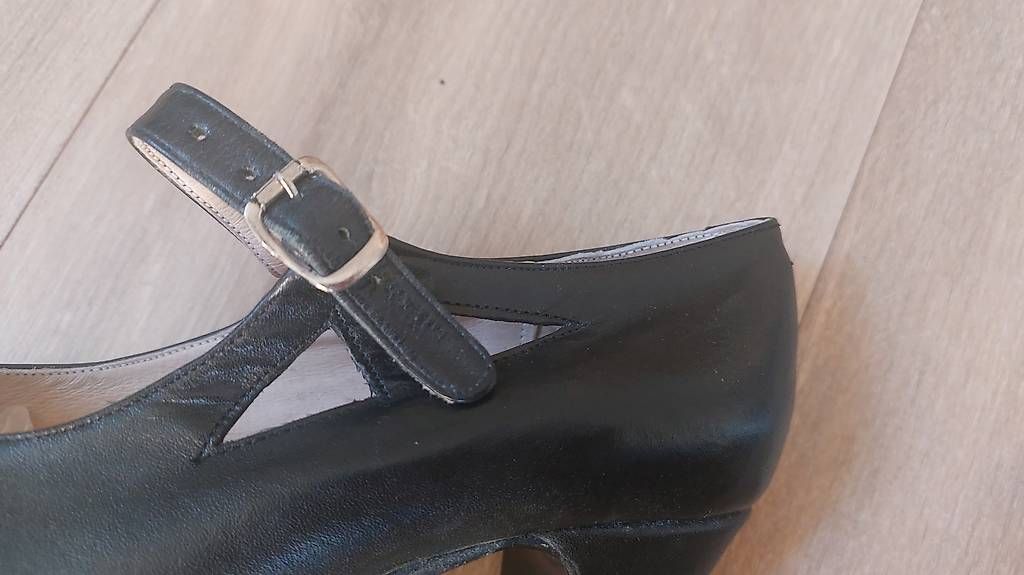 Damenschuhe: Flamencoschuhe schwarz 7 – Gebraucht aus Richterswil von nimgruet 2