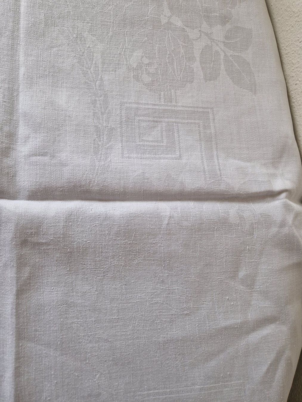 Altra biancheria da tavola: Tischdecke mit Blumenmuster und Monogramm HC – Usato da Bern venduto da Antikbatik 5