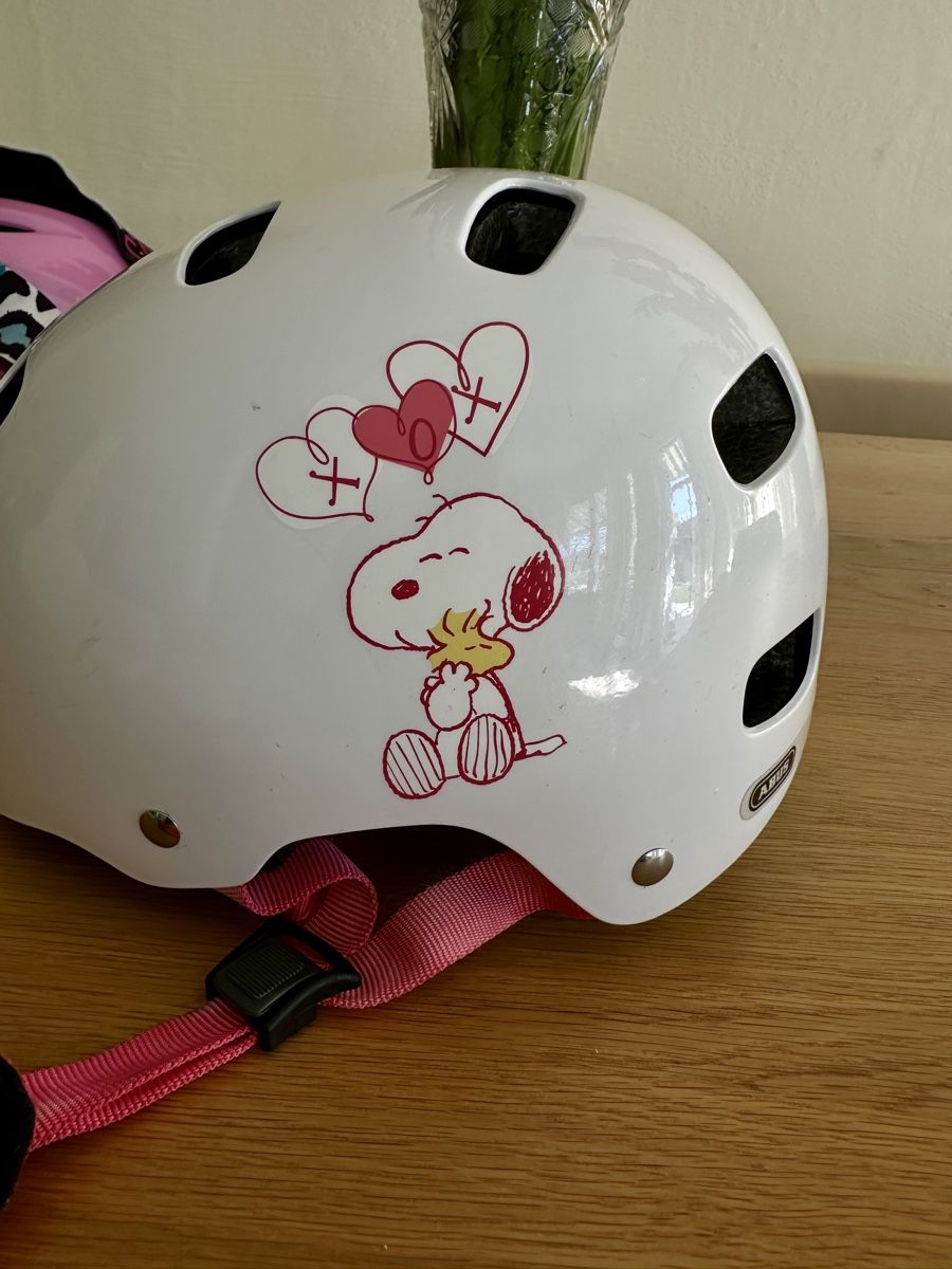 Abus Casques: Abus Kinderhelm Snoopy weiss Grösse 48-55 cm  – Neuf (Voir description) à Jonen par rdi_qj9p 4