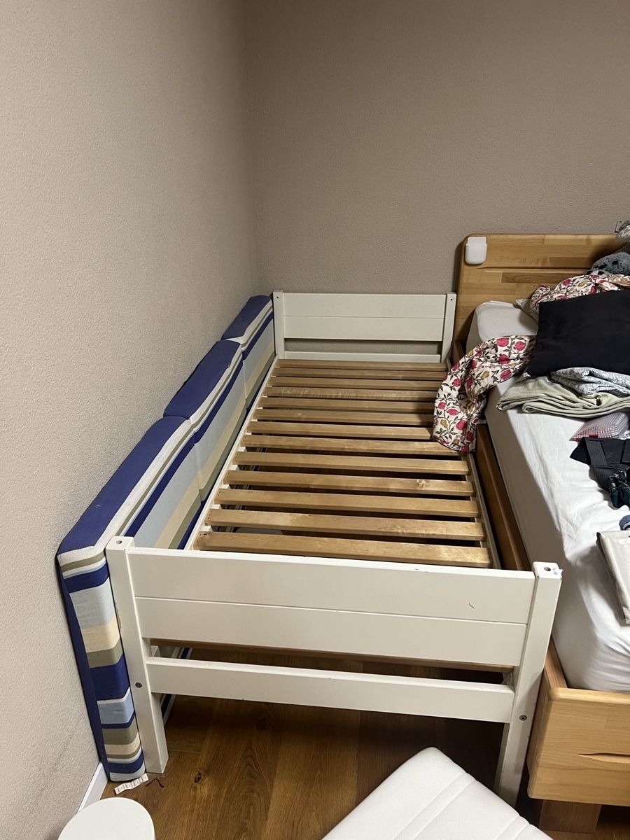 Lits: Single white bed frame, slatted base - strong – D'occasion à thalwil par Ray7211 1