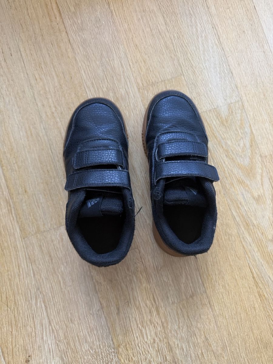Schuhe für Jungen: Adidas Schuhe gr31 – Gebraucht aus Bern von Tweety5611 2