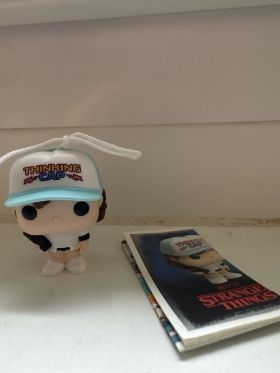 Funko Statuette: Stranger Things Funko Pop Kinder Joy - Dustin – Usato da Zürich venduto da thishoyaofmine