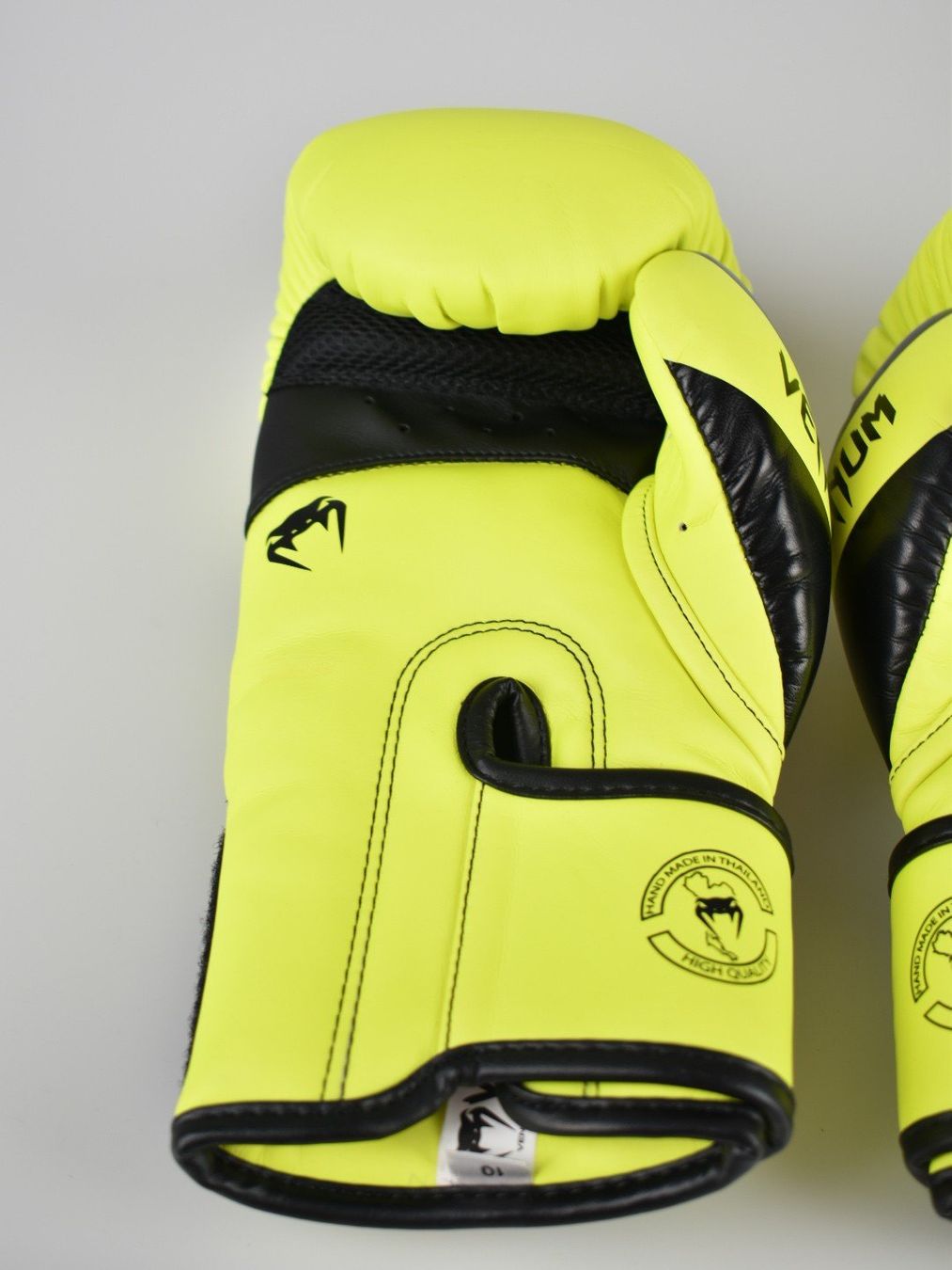 Guanti & manicotti: Venum Elite Boxhandschuhe Neongelb 10oz – Usato da Nürensdorf venduto da 2ND_STORY 7