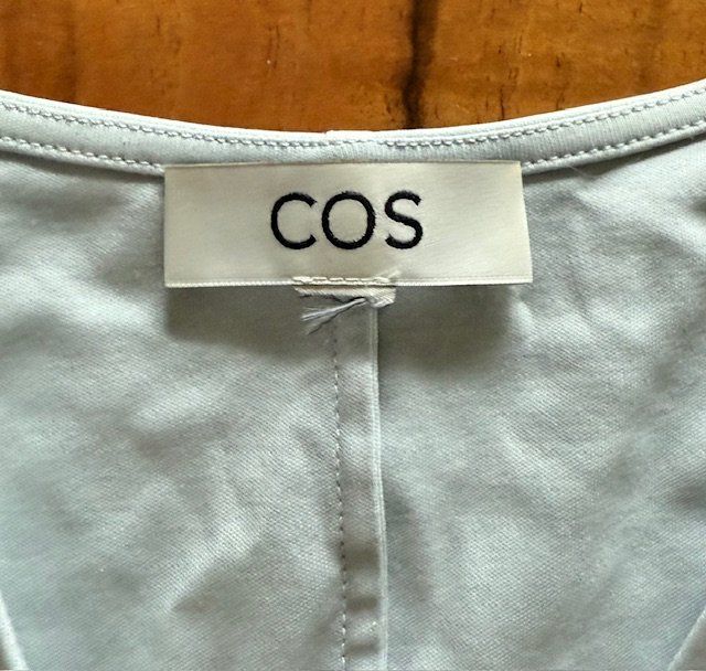 Cos T-shirt: COS Shirt – Usato da Luzern venduto da 127064 2