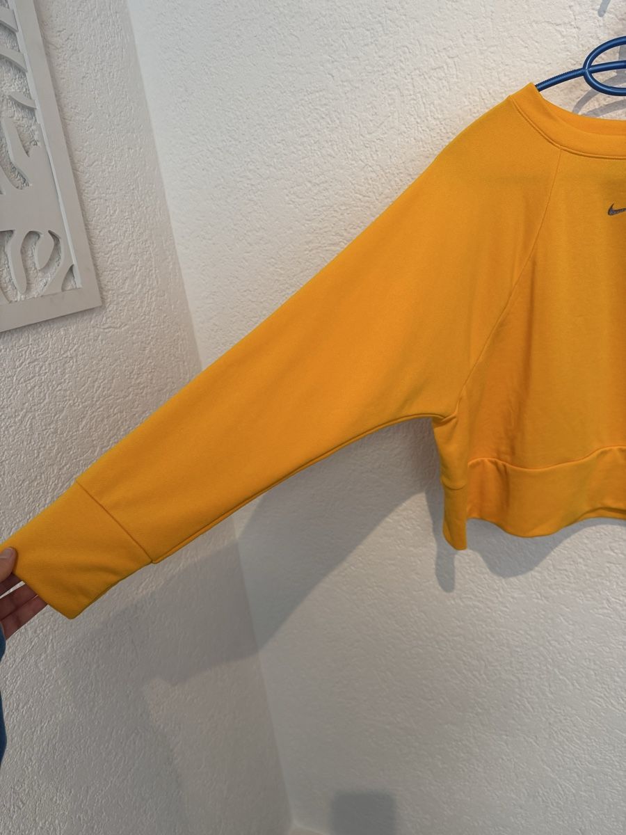Nike Pullover & Sweatshirts: Nike Sweater Pullover oversized gelb orange Glitzer Gr. S – Gebraucht aus Fislisbach von KolibriSecondhand 8