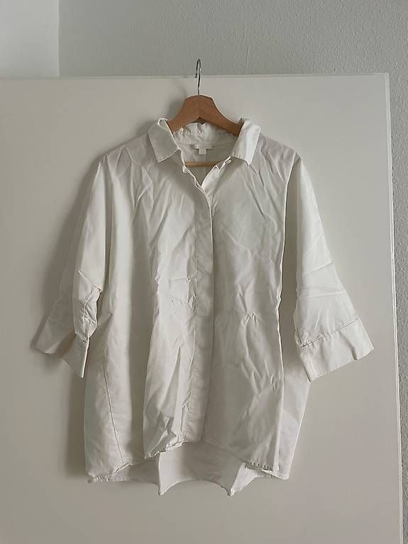 Cos Blusen: Creme / weiße Oversize Bluse – Gebraucht aus Zürich von